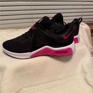 Nike Air Max Tr 5 Bella Black/Pink Size 7